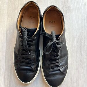 Sleek Boss Hugo Boss Italian Crafted Leather Sneakers, Size 45 - Preowned